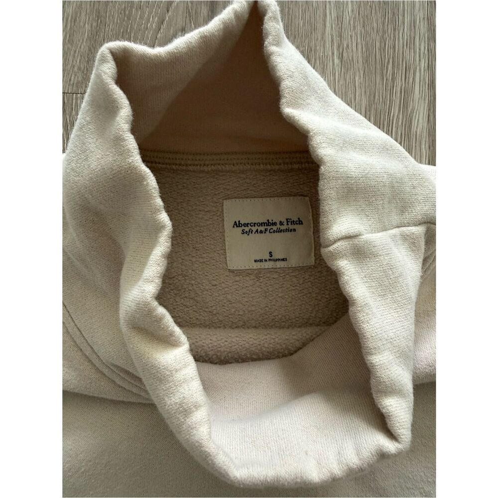 Abercrombie & Fitch Mock Neck Pullover - Picture 6 of 8
